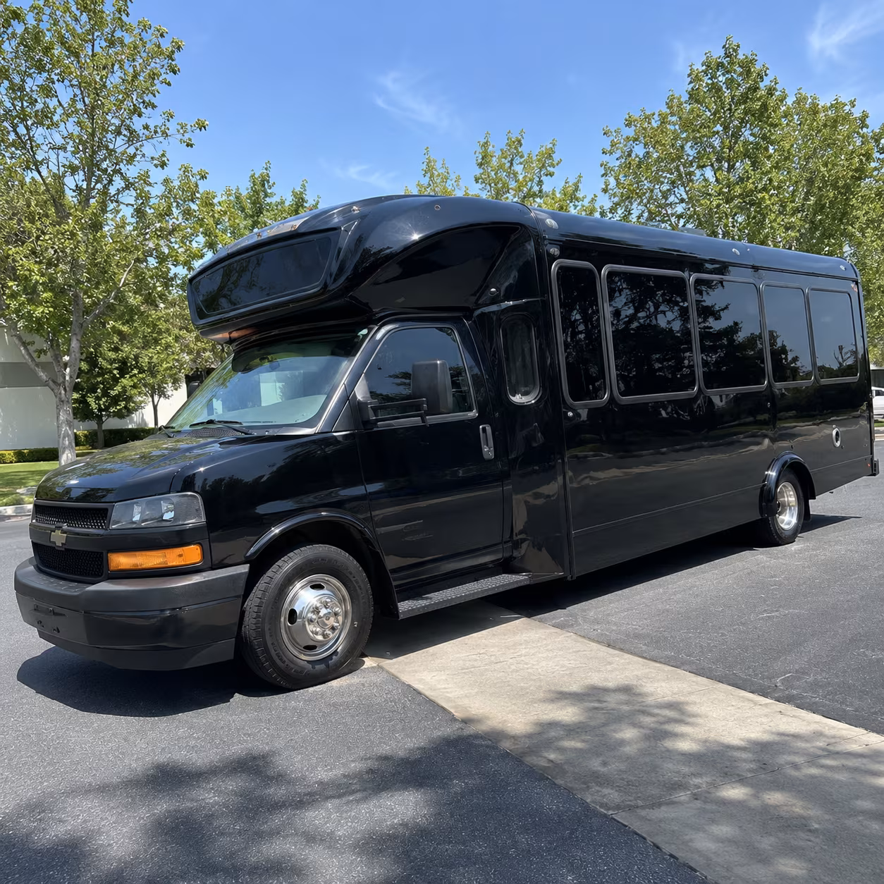 boynton beach 15 passenger party bus